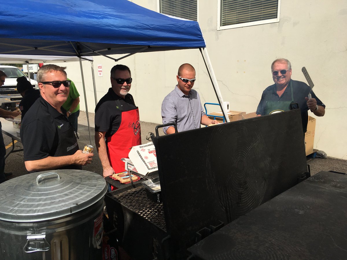 ElementFleet's tweet photo. Thank you to the hard working, dedicated truck drivers of @associated_food! #DriverAppreciation #AFS #ElementFleet https://t.co/dGqpPhrQxA