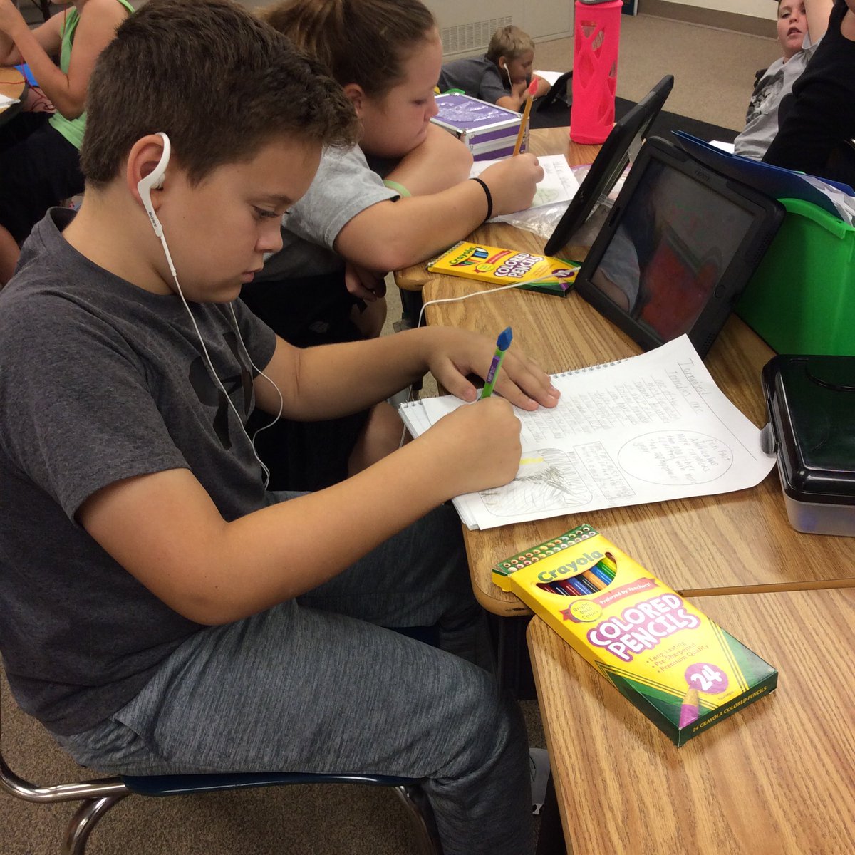 MissStone12's tweet photo. Our class is creating a magazine about tornadoes using their understanding of non-fiction text features!! @LE_ESSD40 https://t.co/wsXDx0bpeV