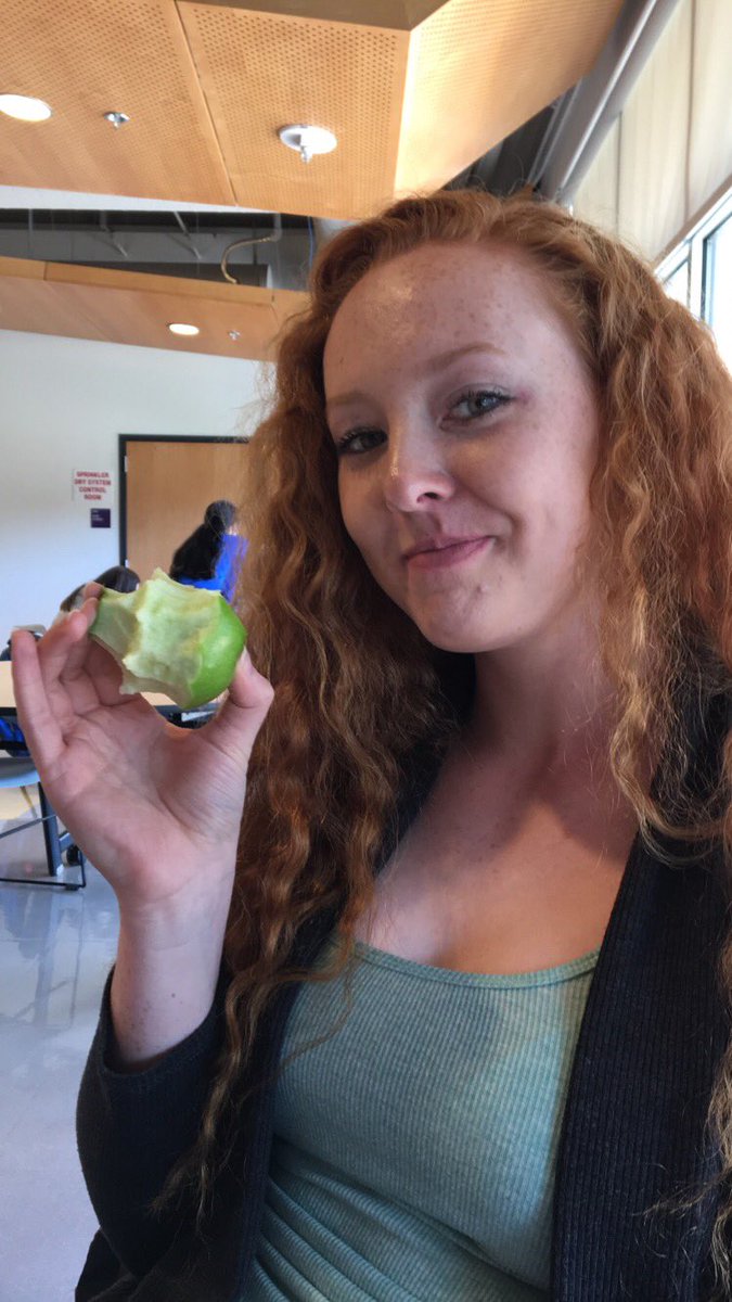 TheRealBigRed10's tweet photo. I love my Granny Smiths!!!! https://t.co/8pdA89Kpf7