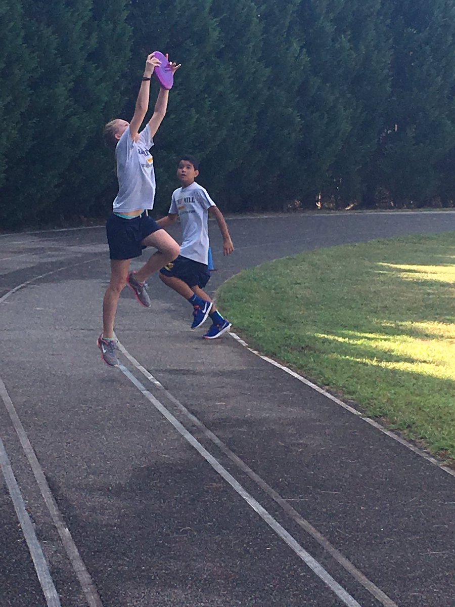 AMMSPE's tweet photo. It's a beautiful day for ultimate frisbee! Great catches! https://t.co/FkHjURI8pv