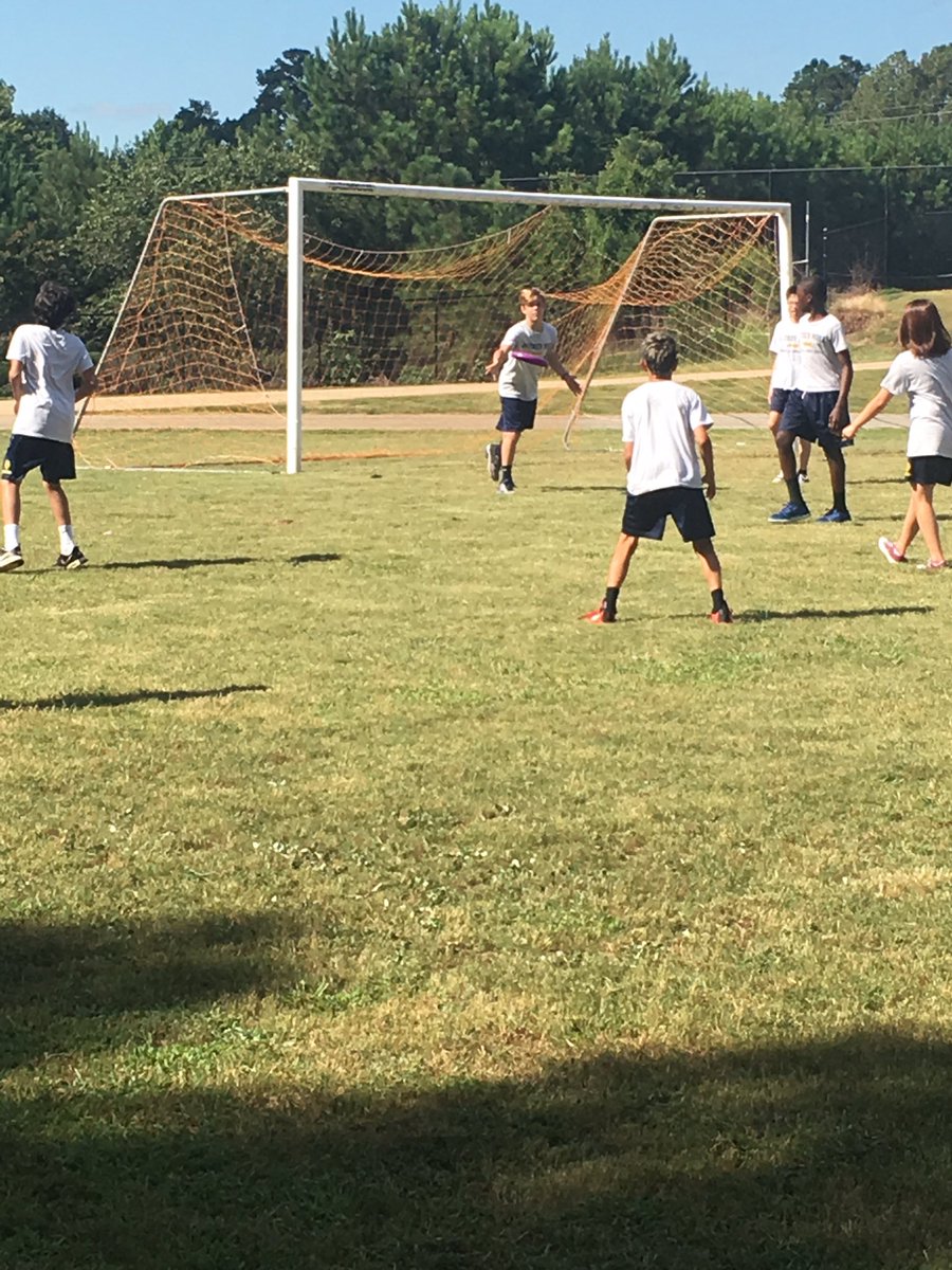 AMMSPE's tweet photo. It's a beautiful day for ultimate frisbee! Great catches! https://t.co/FkHjURI8pv