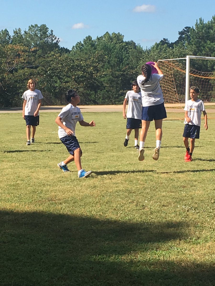 AMMSPE's tweet photo. It's a beautiful day for ultimate frisbee! Great catches! https://t.co/FkHjURI8pv