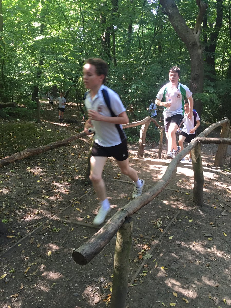 mrdjflower's tweet photo. @dulwichsport one of the great days of term. Upper School X Country https://t.co/JnngvPDtqT