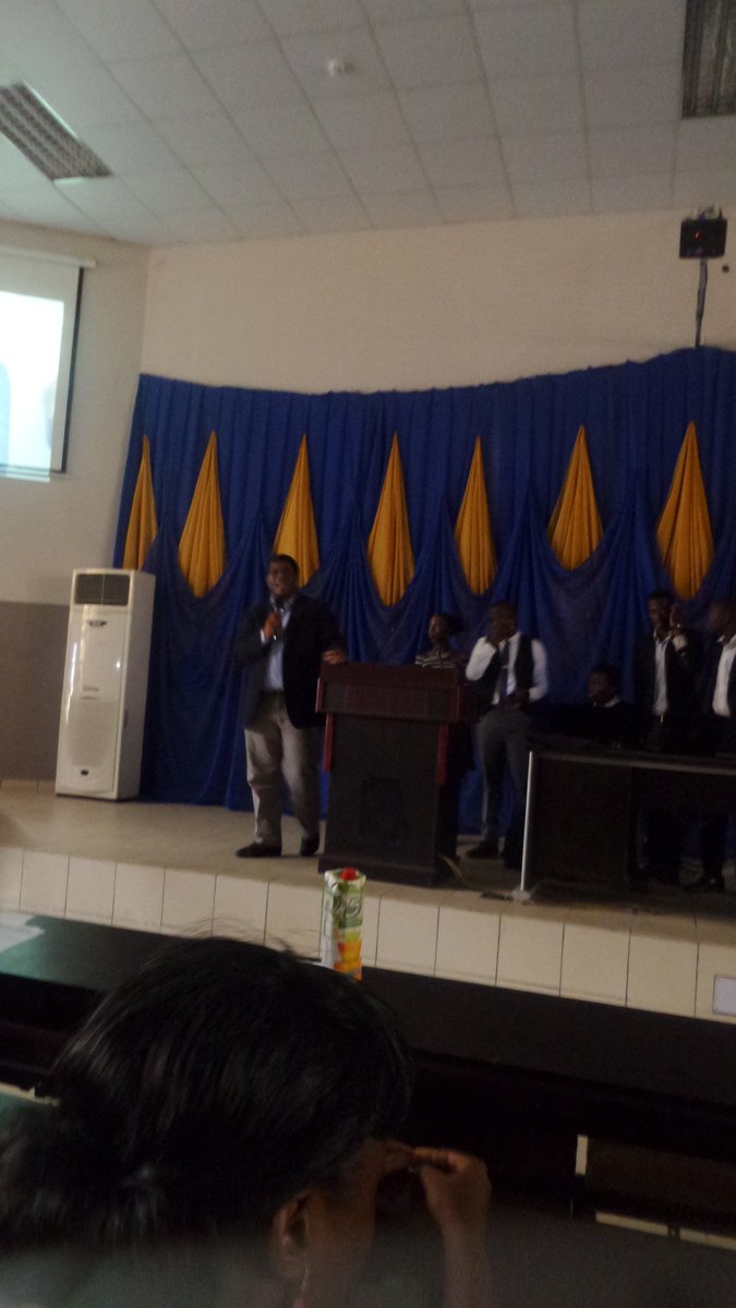 Irenitemi_pearl's tweet photo. Damola lewis giving the speech
#JawWar16 @UnibadanHub @TemmyGista @IbadanMetroBlog @studentsunionui https://t.co/AqOXWgBeKy