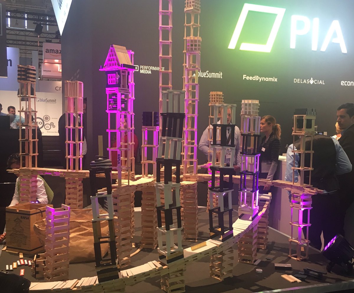 PixelNet_de's tweet photo. Die Eindrücke von der #dmexco werden immer eindrucksvoller und unsere Füße immer müder. #pixelnet https://t.co/szBmhLUSdO