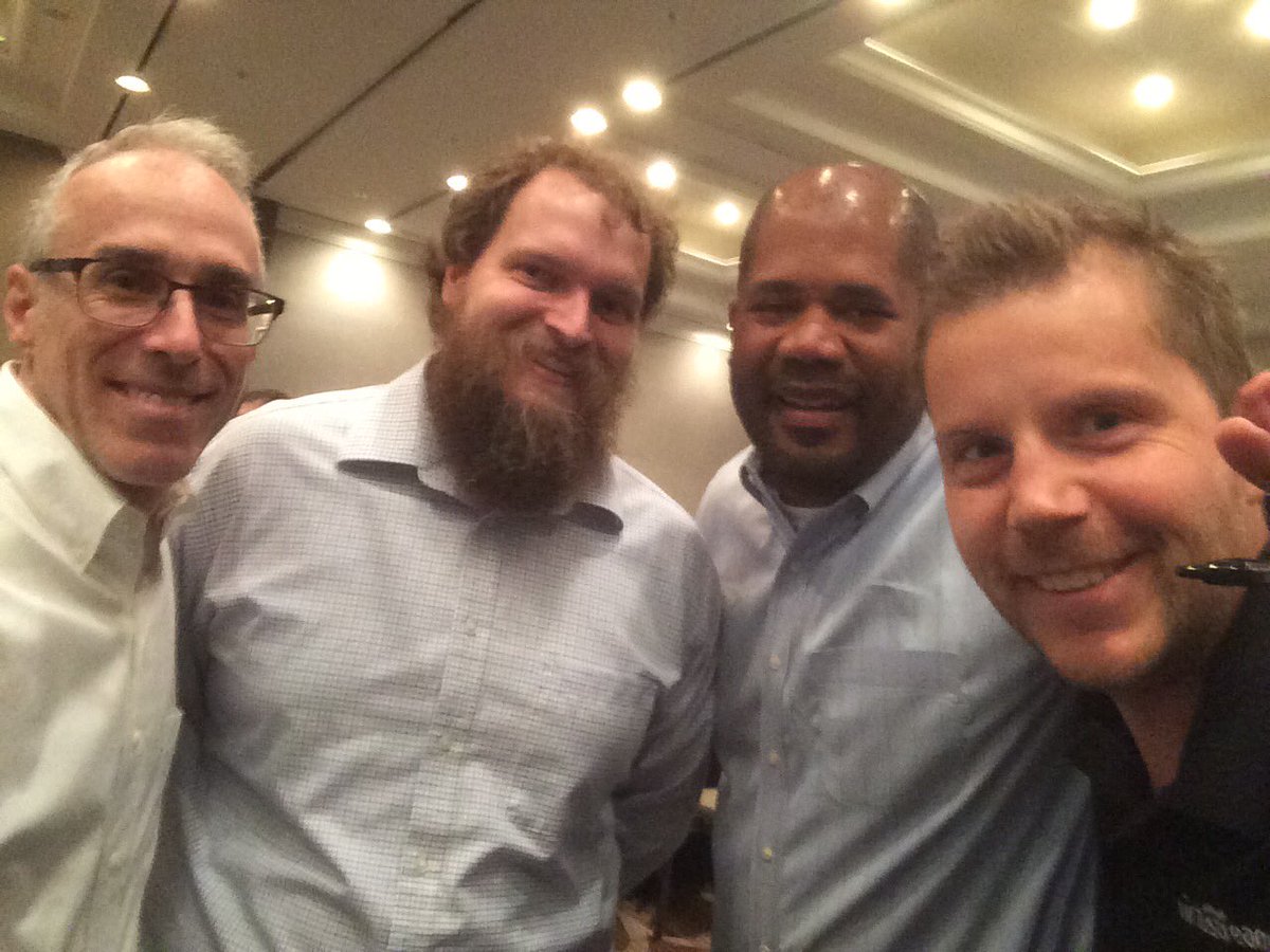 Maik A. Lindner tweet media