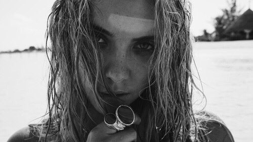 isabeIcooper's tweet photo. — At the park, in the back of my car
It doesn’t matter what I do,
No, I can’t keep my hands off you https://t.co/zXswrbfbei