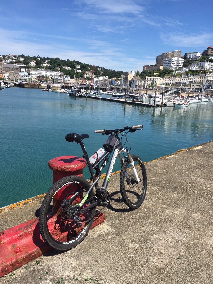 jamieworld1989's tweet photo. Stop at Torquay harbour on the way to work #CycleToWorkDay https://t.co/tfWNu5lMTy