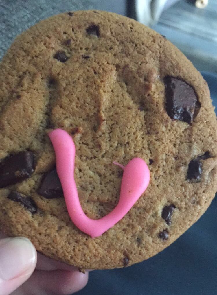 JessKovs's tweet photo. Smile cookie fail @TimHortons 😂! https://t.co/6vO9RqYZdf