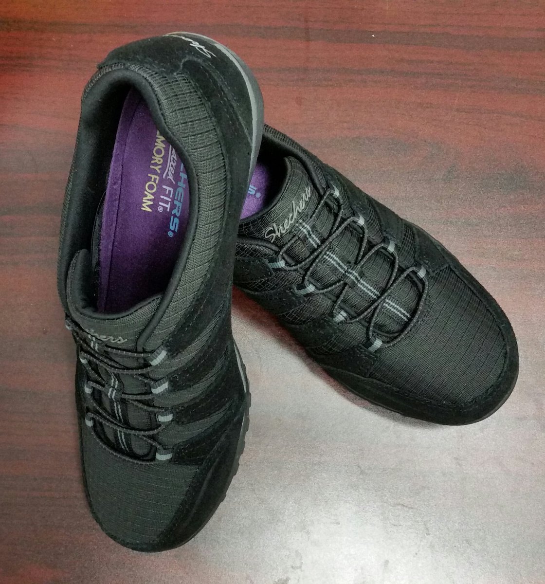 This week's giveaway #womens #skechers details on how to enter yourself and a friend(s) at facebook.com/kkbarrhaven