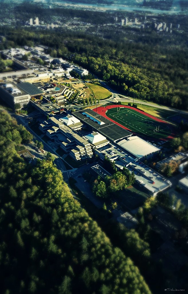 1K_things's tweet photo. RT TrishJewison: Feels like Fall over #SFU today in the GlobalBC 1 helicopter. SFU #Burnab… https://t.co/uDGT4P0YiJ) https://t.co/S6O0zGcI7M