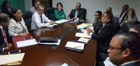 IDSS y PROMESE buscan mejorar suministro de medicamentos a centros de salud -  elmunicipal.com.do/?p=7743