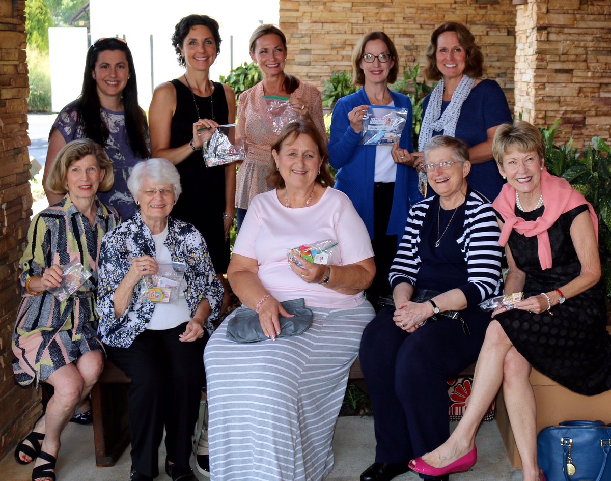 ATLalumnaeDG's tweet photo. #ATLDG collected 297 Box Tops and $70 at today's Lunch Bunch! Way to #DoGoodInAtlanta during #DGDoGoodWeek ladies! https://t.co/k0TYBcYMAj