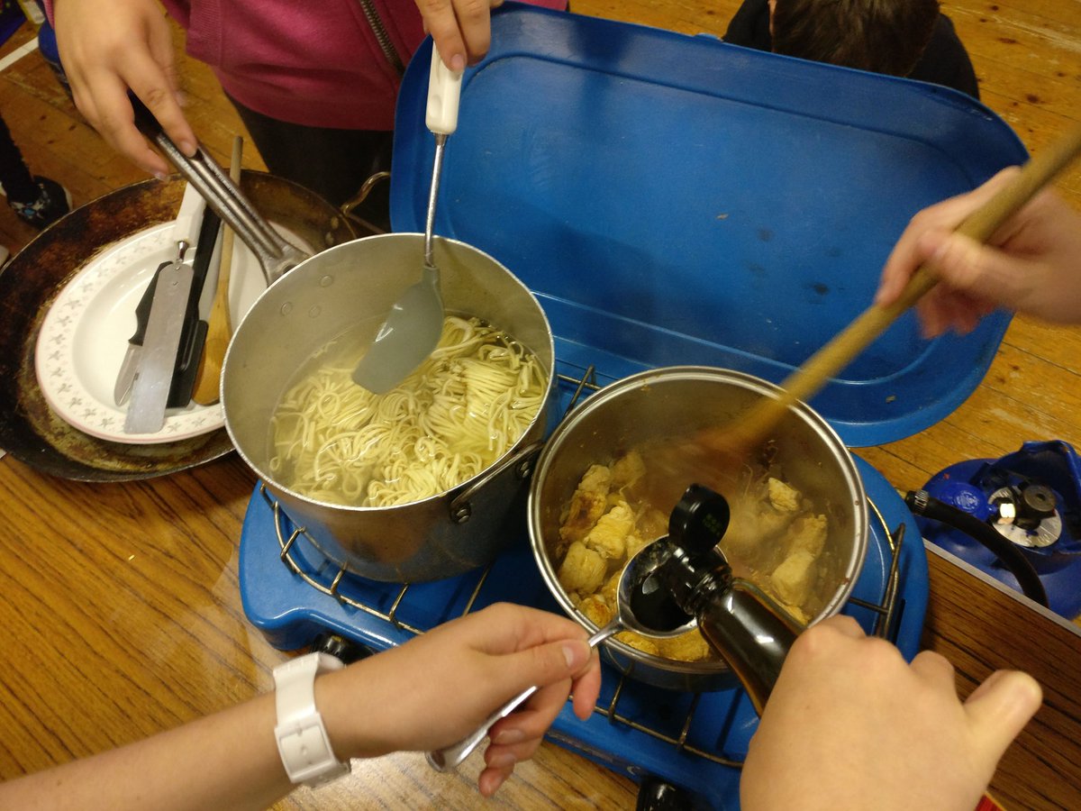CarlukeScouts's tweet photo. ready, steady, cook! A challenge for both scouts &amp; explorers tonight, congratulations to the winning team! https://t.co/elkk3YfrFS