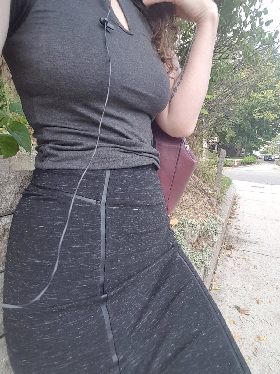 ReinaEast's tweet photo. "Monochrome Me" โซโผ๏ธโชFeeling this new outfit๐ You should see it from behind๐ #MyOwnMuse #gfe #fallfemme #Rx https://t.co/if2IiyomqG