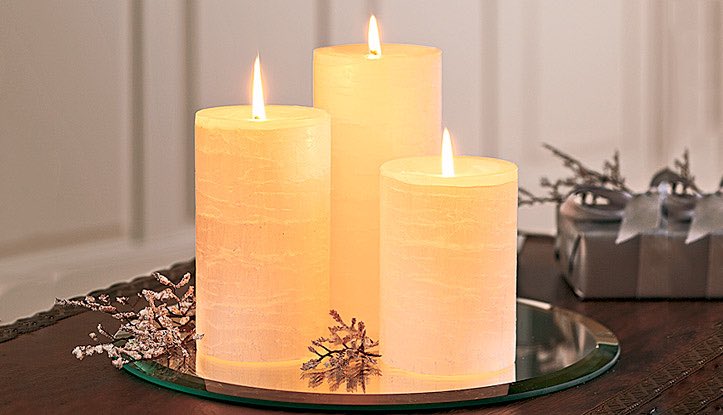 nics_wicks's tweet photo. Beautiful #candles that glow from top to bottom #weddinghour https://t.co/FtxD5qczlS https://t.co/PzTfMGhnyo