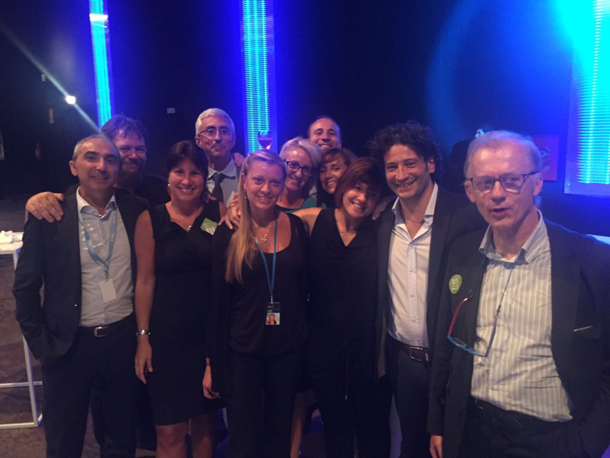 LauraRossi1973's tweet photo. Celebrating the new dawn for #DellEMC! #GoBigWinBig @MarcoVespa @almorasa @dandrea_terry @NancyIannace @v_apples https://t.co/dLB7Xzgm3W