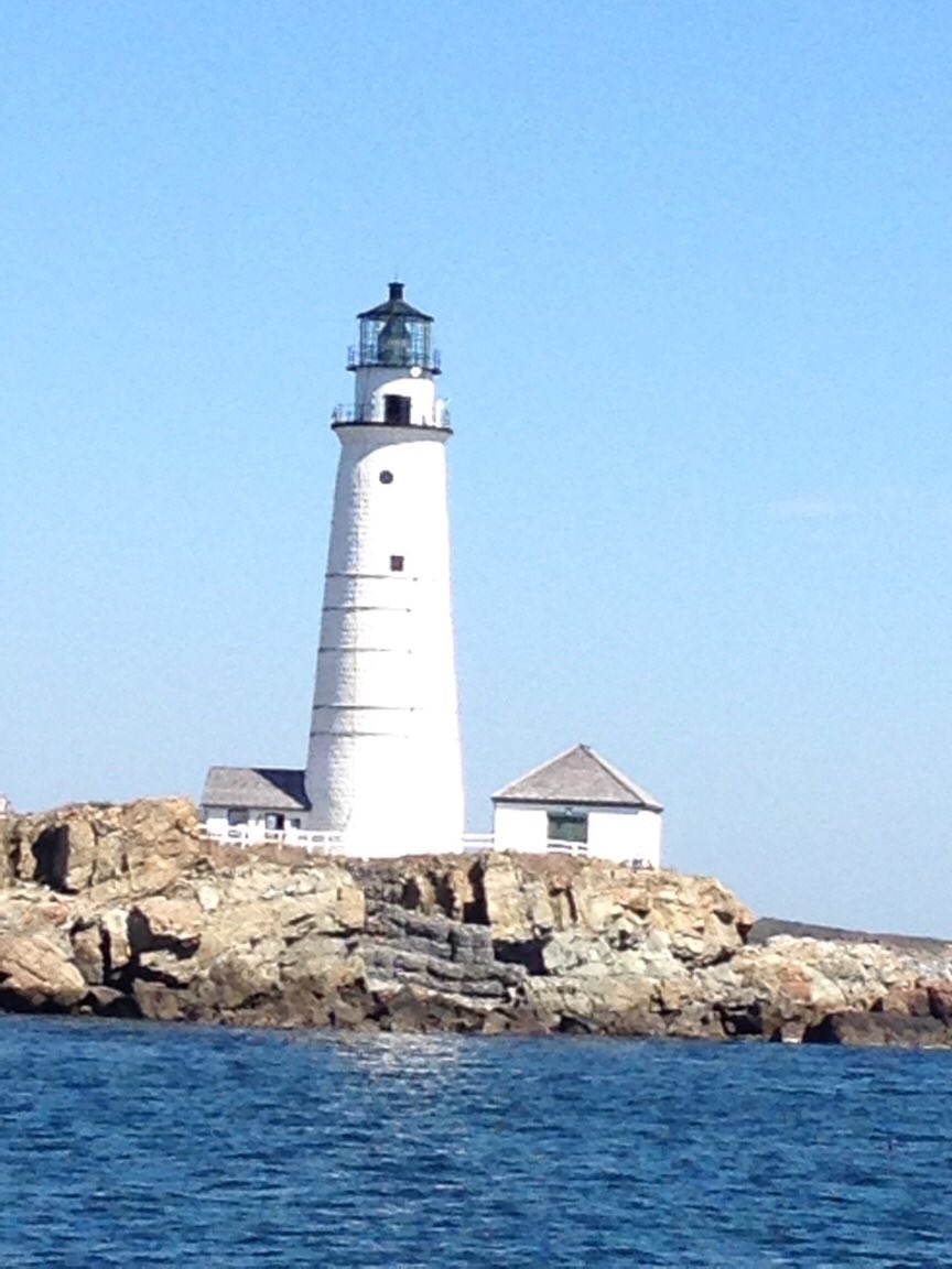 YourIslandPark's tweet photo. Happy Birthday #BostonLight300 🎈🎉 from @quincymapolice #AmericasFirstLighthouse 🇺🇸🇺🇸 https://t.co/WSIlet7TjK