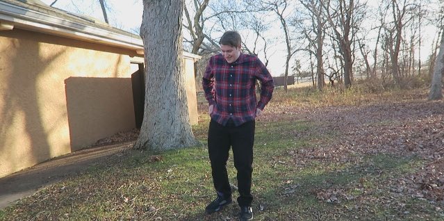 nudah's tweet photo. Scarce went from

"Why won't Carly love me"

to

"Carly &amp; Sam Sextape LEAKED!? Gibby Fat, Spencer CSGO Wild Scandal" https://t.co/E7iHaW6QjT
