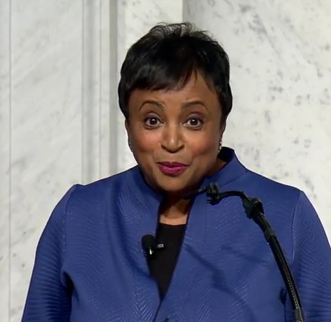librarycongress's tweet photo. Thunderous ovations from guests and Library staff for Carla Hayden upon her swearing-in as #LibrarianOfCongress https://t.co/rMeCFKR5A8