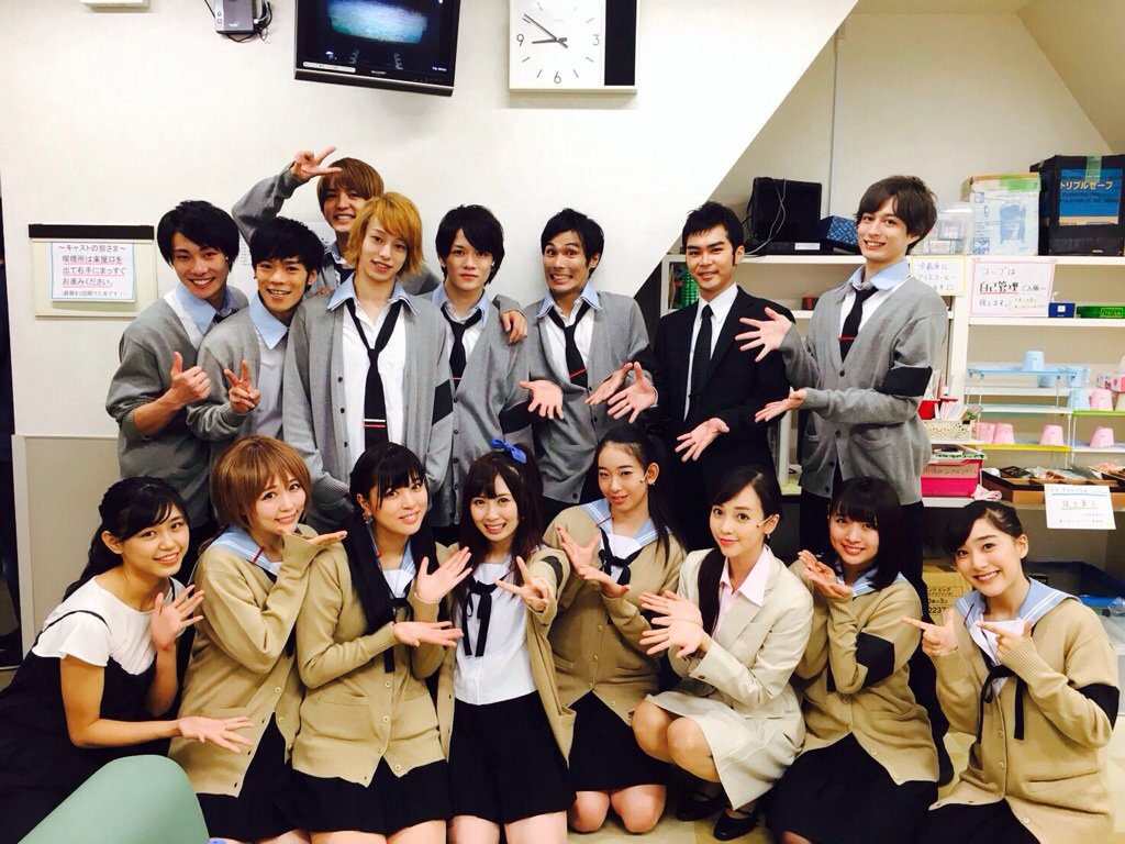 ReLIFE_stage's tweet photo. 今日は狩生役、高柳さんver.の千秋楽でした！
きのうの写真とどこが違うでしょう。
当日券は開演1時間前から、販売いたします♪ https://t.co/Qkfrl8Yf8t