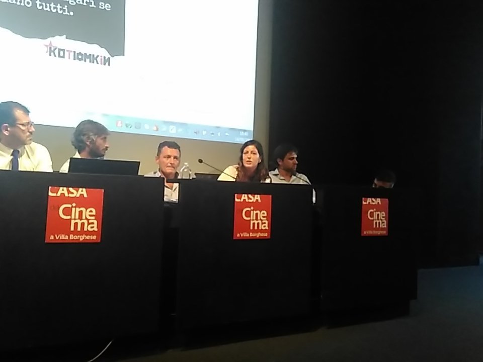 SMWRME's tweet photo. #SMWRME "@Kotiomkin nasce con l'intento di divertirci. È un gruppo con circa 500 autori" https://t.co/hKJBbS6Scw