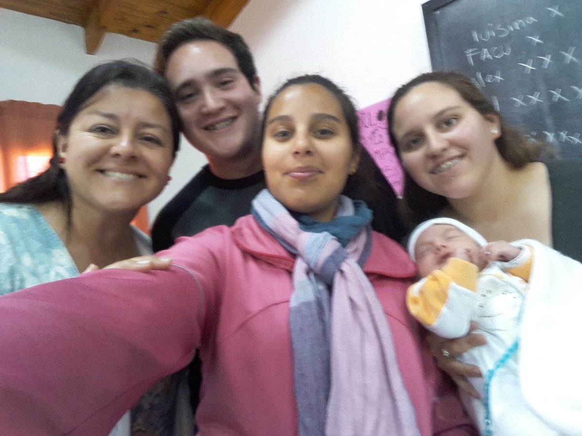 YaninaRivero14's tweet photo. Es mentira el tiempo no ha pasado.
#egresados2014/15 estamos igual!!!
Gracias por venir!! https://t.co/pt2EuNJ3sL