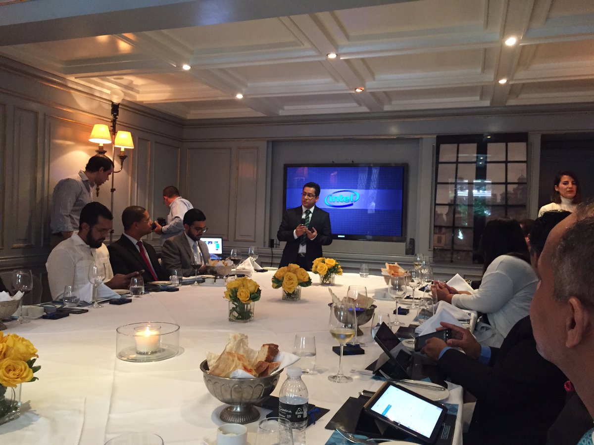 FrankRod_01's tweet photo. 1st Technology Conversatory #MercadoTechnology @mercadorevista #Tecnología #Intel #Security https://t.co/EysjWLFxHI