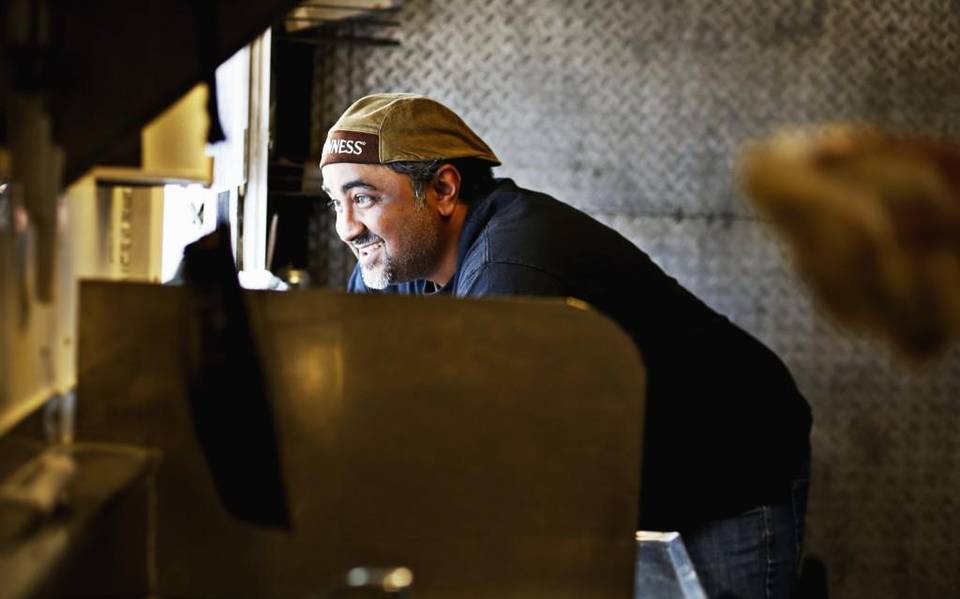 brookecain's tweet photo. Food Truck Review: @eatTANDURM serves Indian w/ a global twist, via @ggcox 
https://t.co/mwV8U2791o https://t.co/0rIJA6igc9