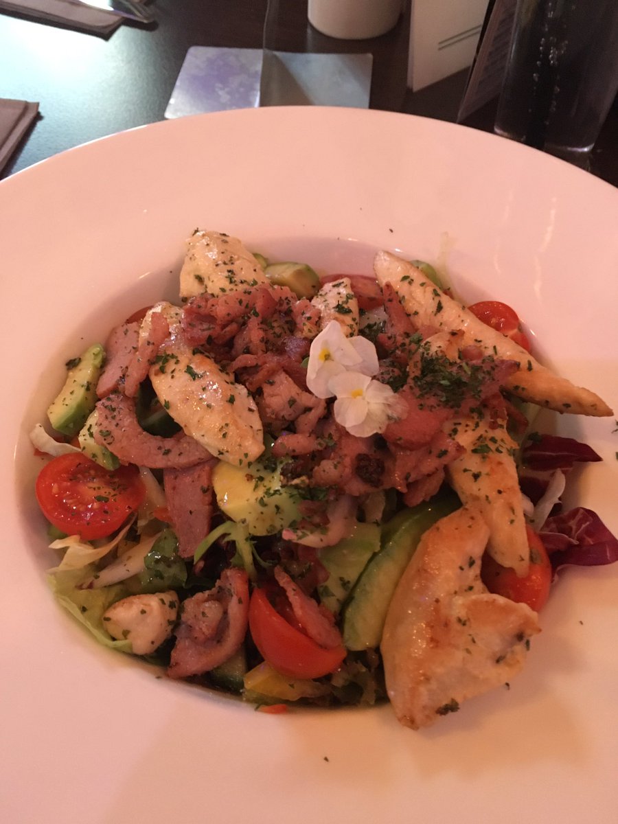 andytrain's tweet photo. #asgoodasitlooks , tastes and smells divine #chickenavocadosalad #Silversbar #Hull thank you https://t.co/0fHypCKKOo