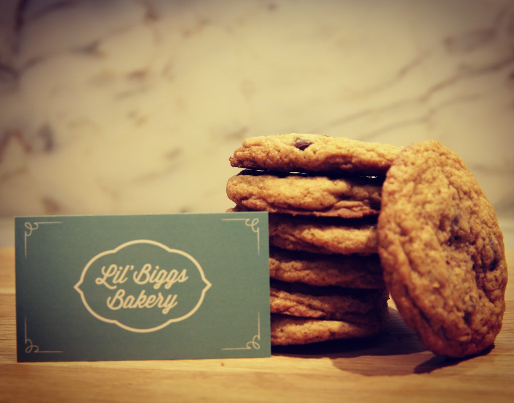 On Wednesday we bake...and every other day 🍪🎯 #glutenfree #dairyfree #glutenfreebaking #glutenfreecookies #cookies