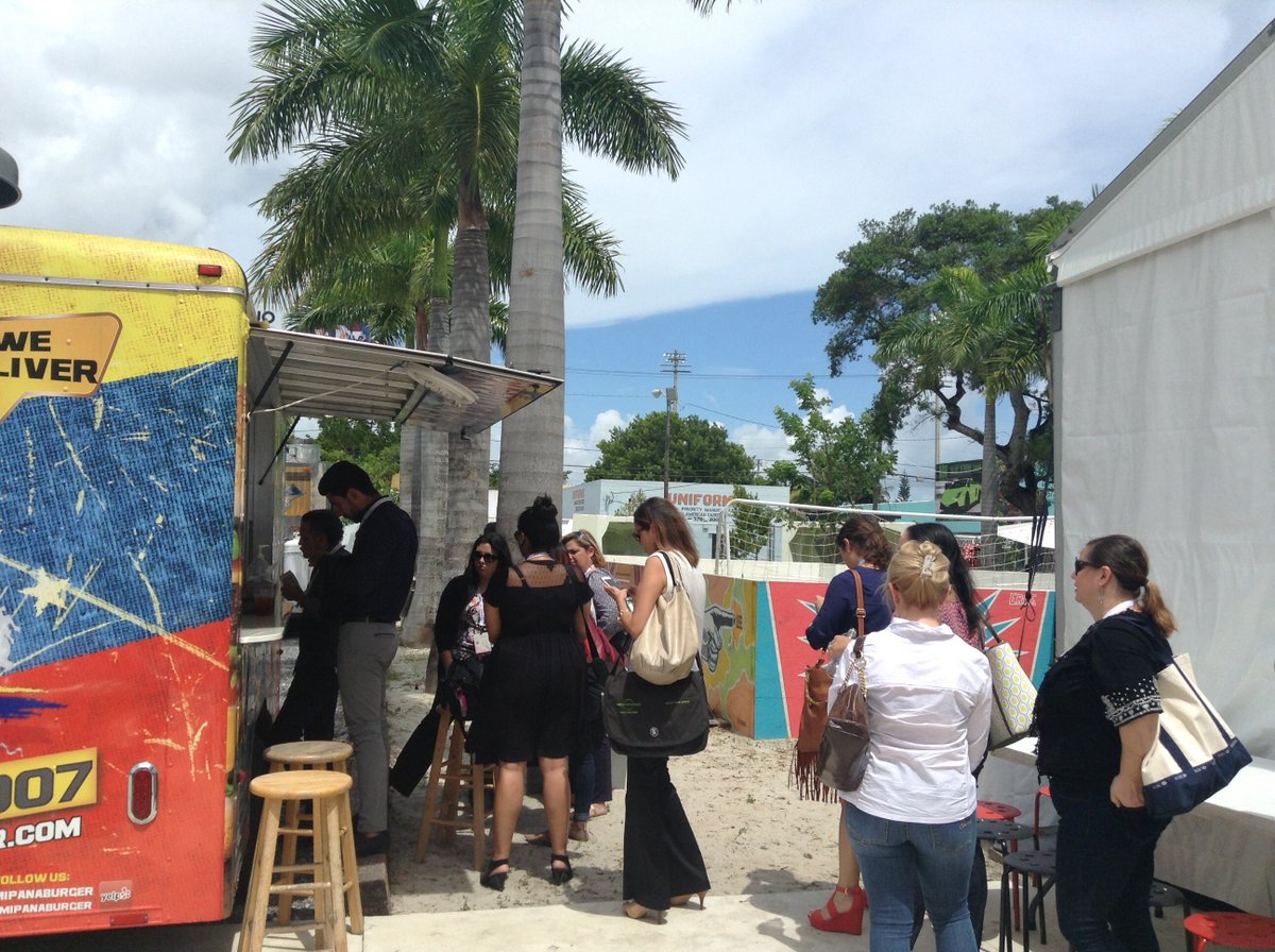 Having lunch #Miami style <a href="/miamiadPRO/">Miami Ad School PRO</a> with #SMWMiami ! What are you having?