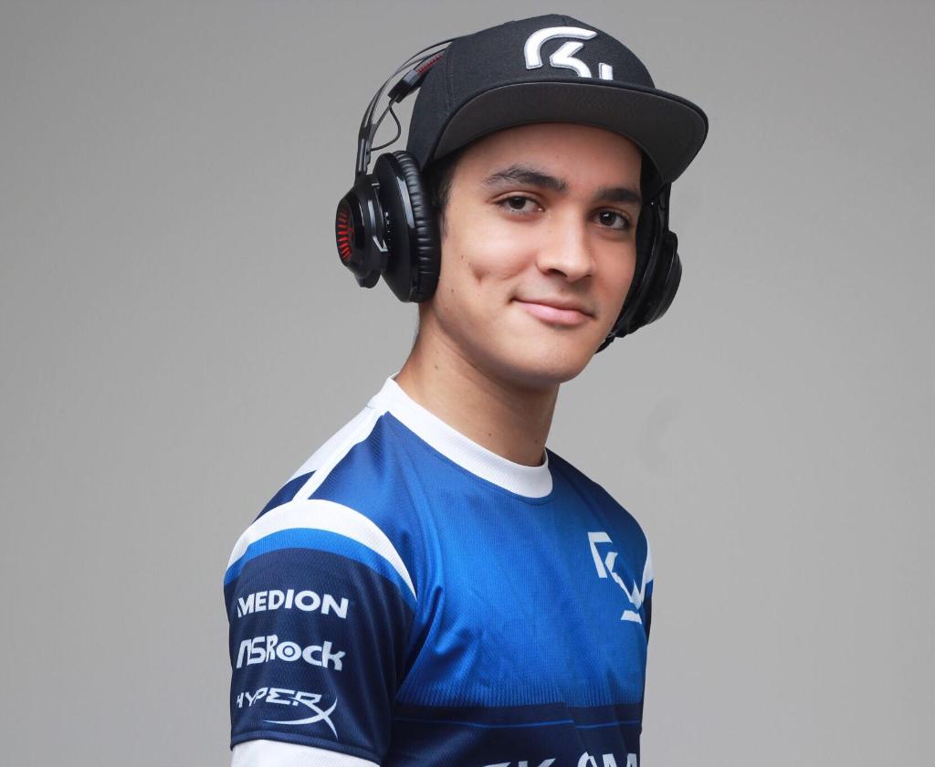 HyperXRu's tweet photo. @TACOCS выбирает #HyperXRevolver https://t.co/dnwkjrt6Eu