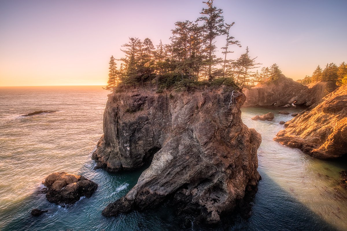CoolNaturePhoto's tweet photo. Sunset on the Oregon Coast is hard to beat https://t.co/CUHm1Pr0AS