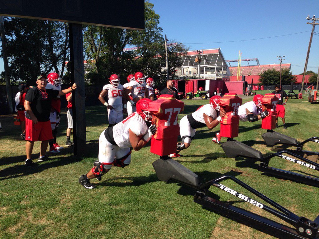 WuShock77's tweet photo. OLD SCHOOL FOOTBALL Rutvers OL today! Love it! #poundground https://t.co/OgSwooIxhE