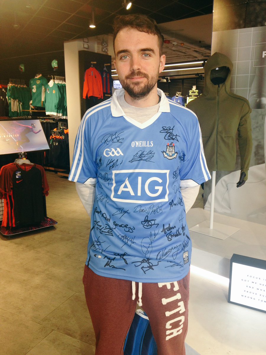 ryanfagan07's tweet photo. Wouldn't mind winning this for Sunday😂🙌🏻 #DubVMay #COYBIB @lifestylesports  @LSS_GraftonSt https://t.co/cRSZVcMYSM