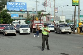 ¿Lo peor que le puede pasar a un AMET?, un violador de la ley que se pone agresivo -  elmunicipal.com.do/?p=7709