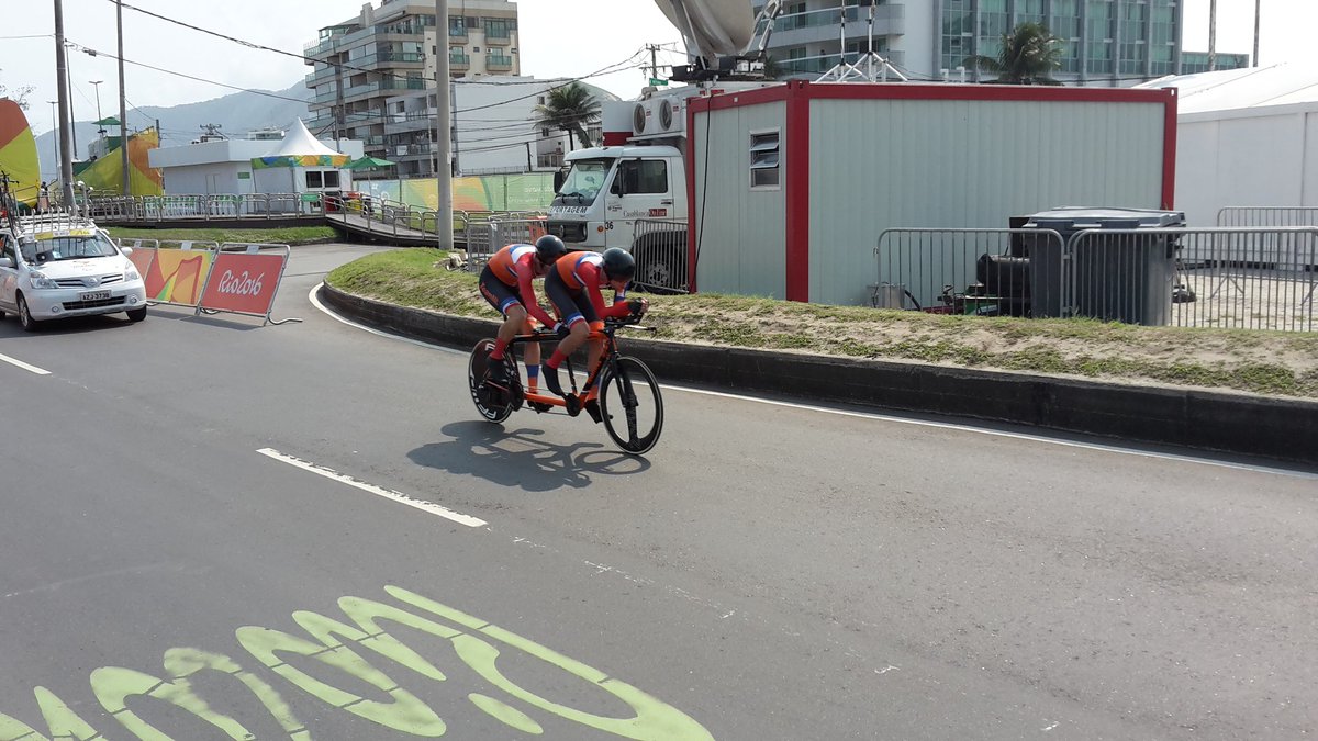 Paralympisch's tweet photo. #silver voor tandemduo Vincent ter Schure en Timo Fransen op tijdrit weg #Rio2016 #TeamNL https://t.co/OIfDSLvt2S