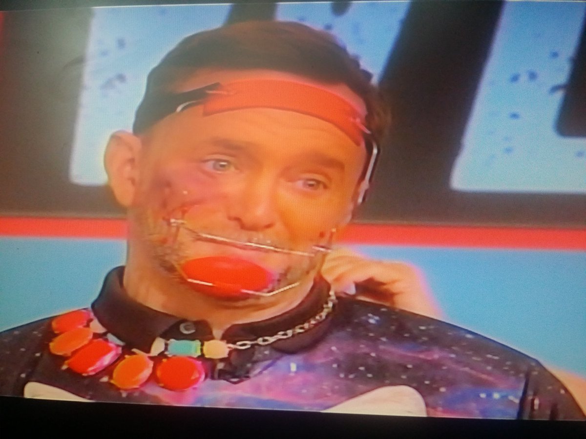 MyssiCesanek's tweet photo. It's #dareweek at @thechew & @clinton_kelly looks so happy with his dare! So cute! ๐๐๐๐ https://t.co/oWKEMonf7b