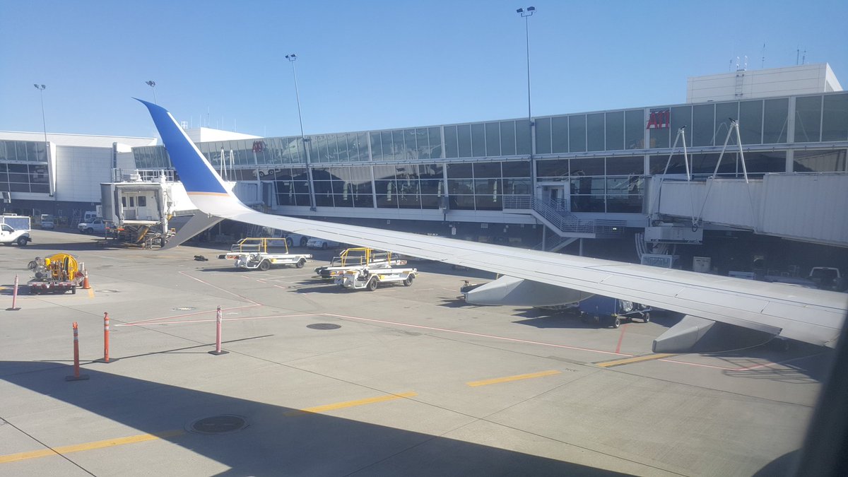 quadsinthemudd's tweet photo. Just sitting waiting for this big hunk of aluminum to take me to #Geocaching state #50! ALOHA KIDS!
#gogeocaching https://t.co/Yx54dNB9up