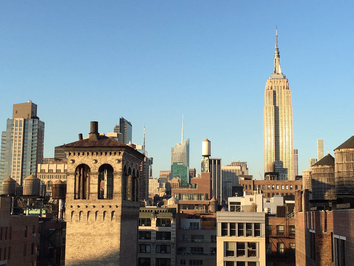 Pathgather's tweet photo. The view from our office roof deck. 😊 #NYC #lovePG https://t.co/DGEh8pFZHJ