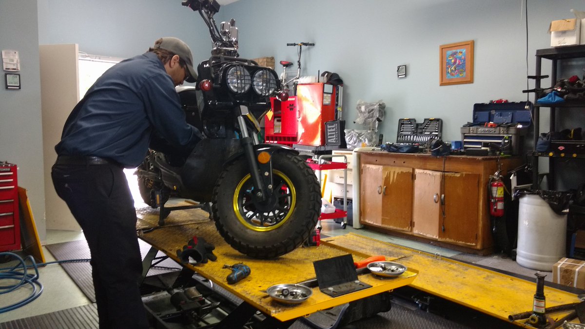 🔧🏍 James is busy getting an #ebike serviced 🏍🔧 #ygk #smallbusiness  #electricbike