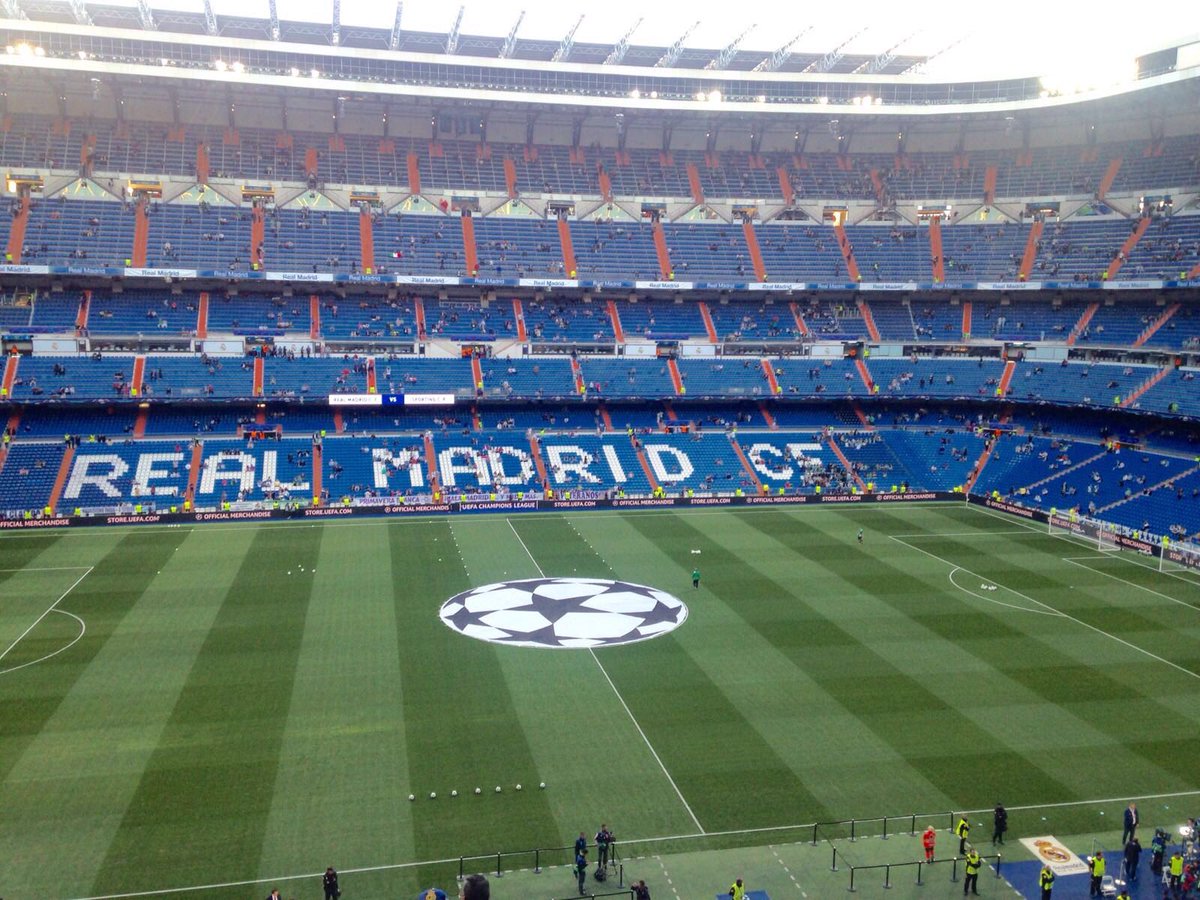 carrusel's tweet photo. #UCL ¡EL SANTIAGO BERNABÉU PREPARADO! Preciosa noche en Madrid para que el campeón debute vía @javiherraez https://t.co/QOxVkVkLqj