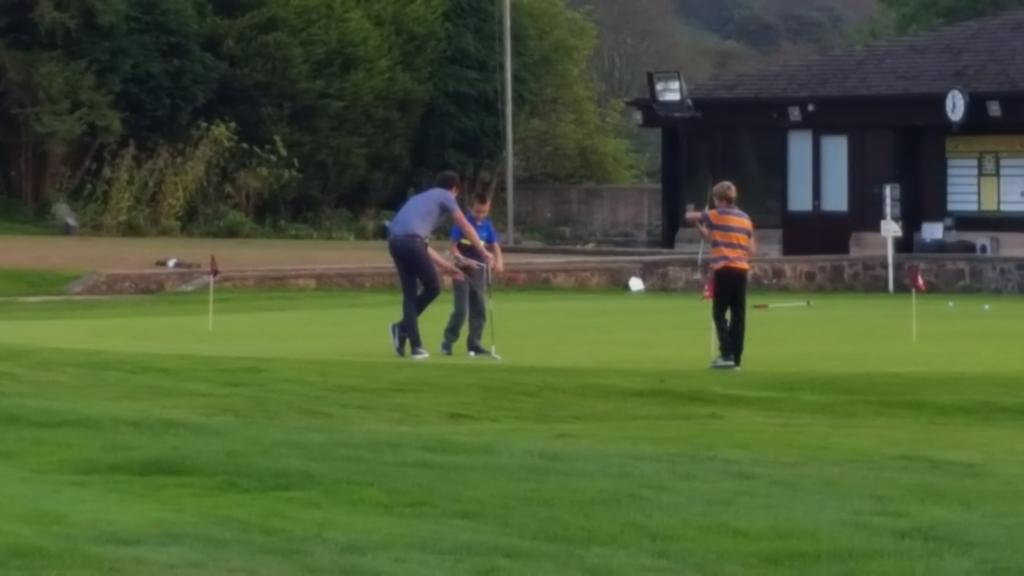 derbyshiregolf's tweet photo. #growingthegame @MatlockGolfClub with @ludavis1 https://t.co/M5R0Ssntbm