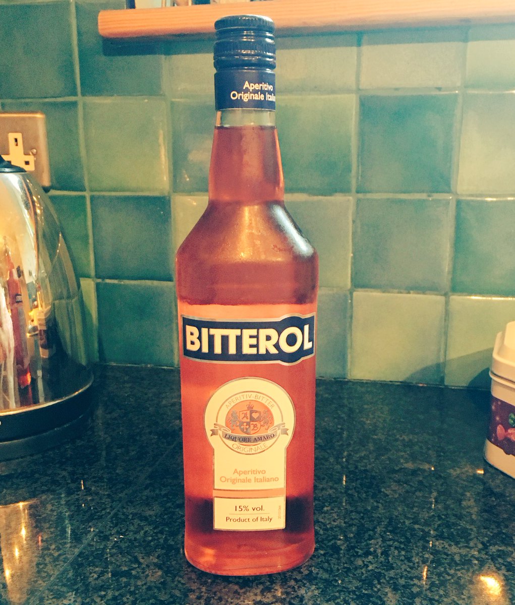 RhiannonNeads's tweet photo. Strong branding from Lidl here. Aperol who? What? I don't care. I'm just as delicious. #Bitterol https://t.co/5UuBauVrqX