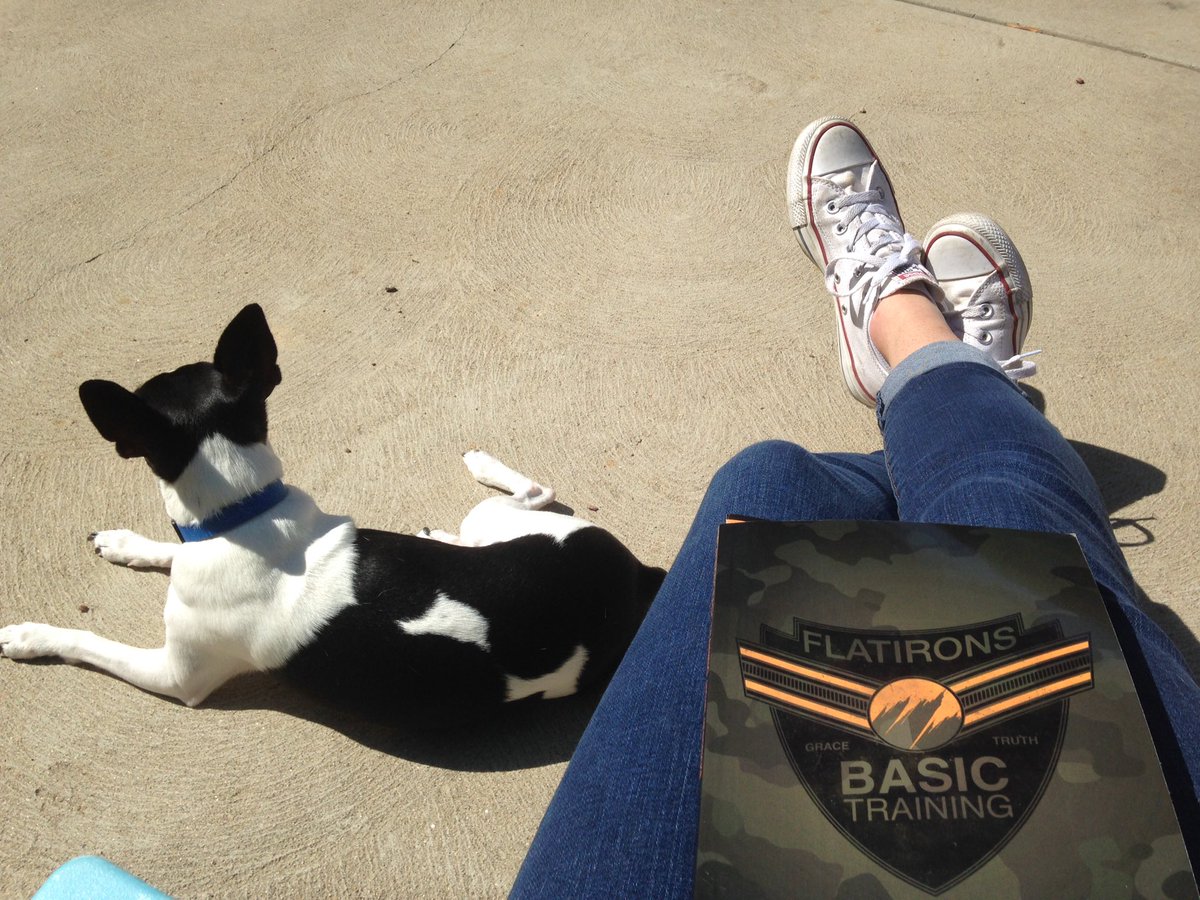 iLynnG's tweet photo. Sunshine, puppy, &amp; time with my BFF, God. #HesWithMeFCC @flatironschurch https://t.co/BJ6vpXZQUu