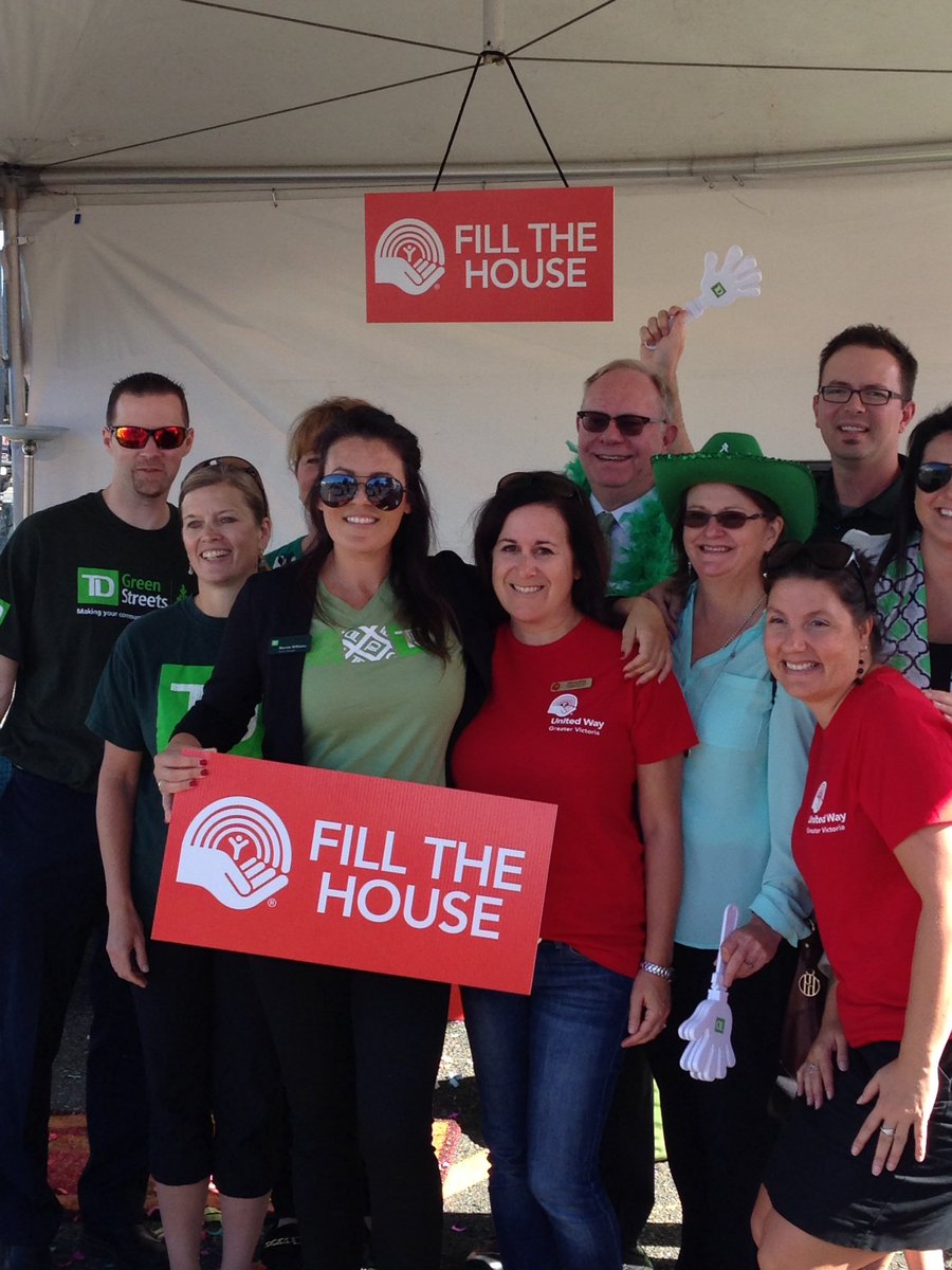 unitedwaybcsvi's tweet photo. Thanks #tdbank @DavidGolen_TD for dropping by #fillthehouse #confetticanon #yyj https://t.co/yGfuMYxjoF