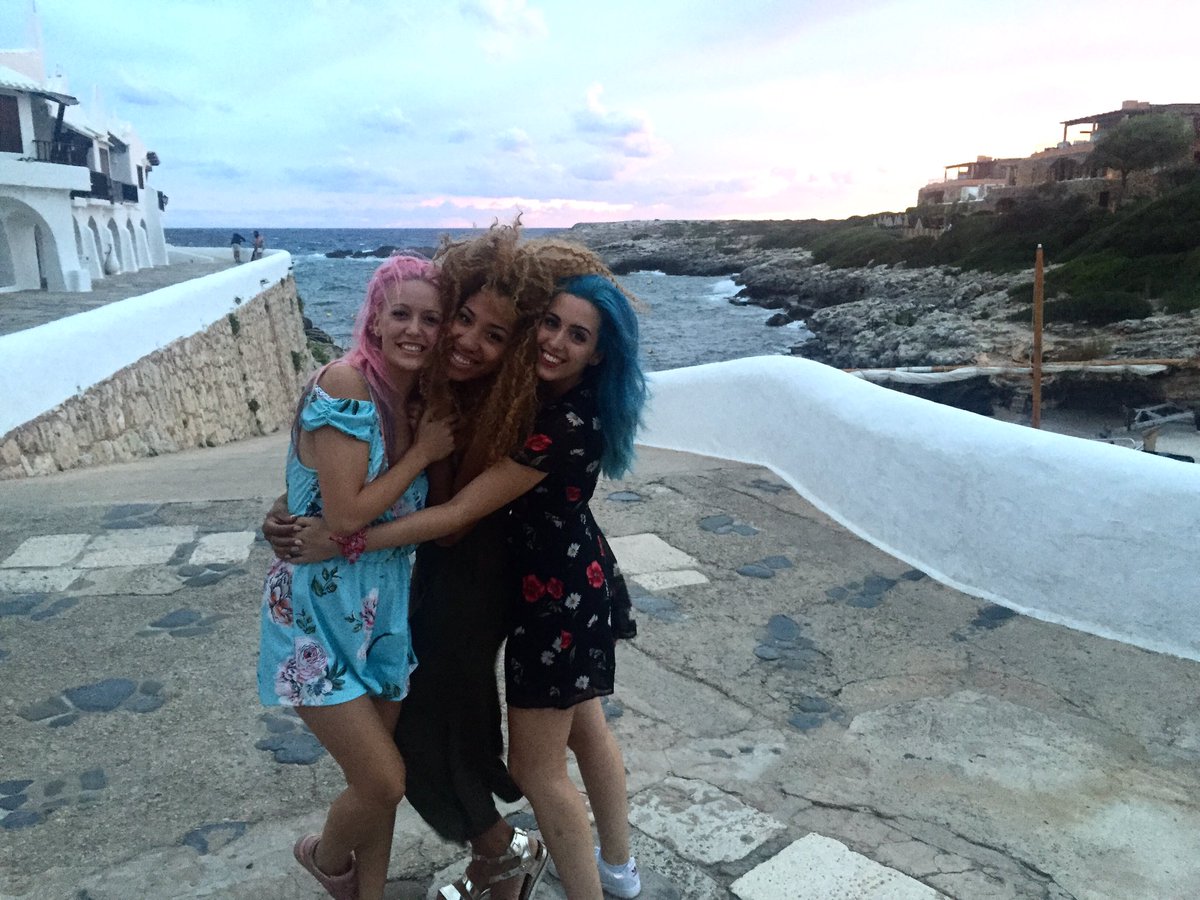 Sweet California >> álbum "3" CsVVobCWIAAgf8M