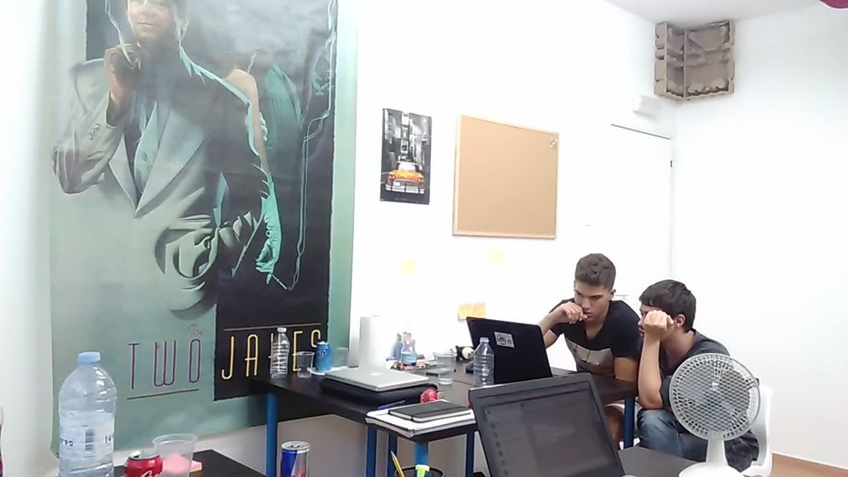 ProfKiddoProd's tweet photo. Aunque no lo creáis, aquí seguimos haciendo preparativos. #ProfessionalKiddo #SpawnComedy #DamnNasty https://t.co/Gs7wnVKgUp