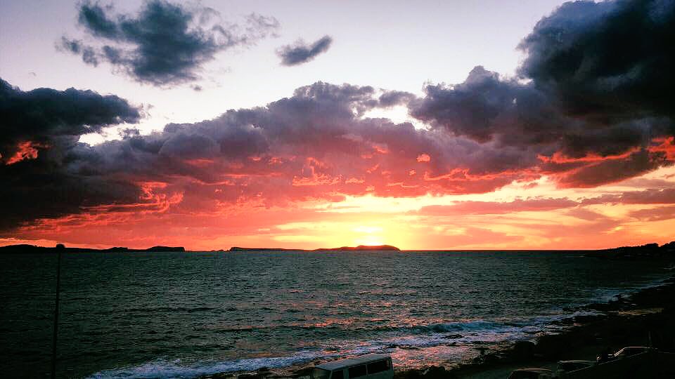 Tonight's #sunset in #SanAntonio.. Photo by: <a href="/AlexSmith_Music/">Alex Smith</a>  #Ibiza #zooproject